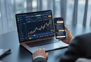 Illustration d'un article portant sur l'inflation et l'attrait des cryptoactifs alternatifs